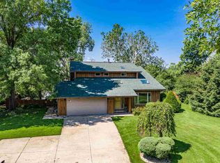 11542 Tanawingo Trl, Roscoe, IL 61073
