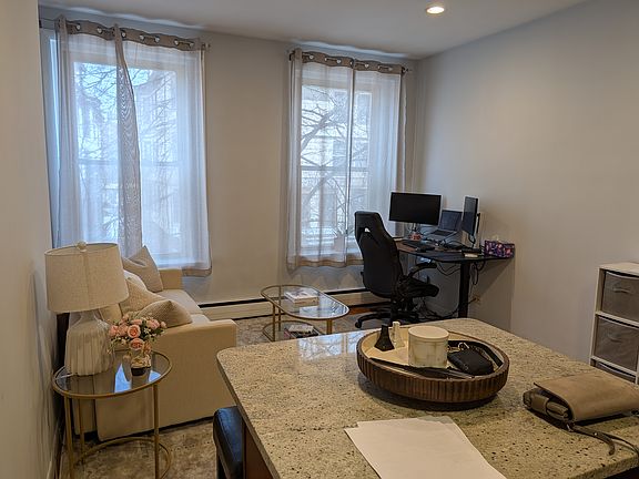 3rd image of 15 University Rd APT 25