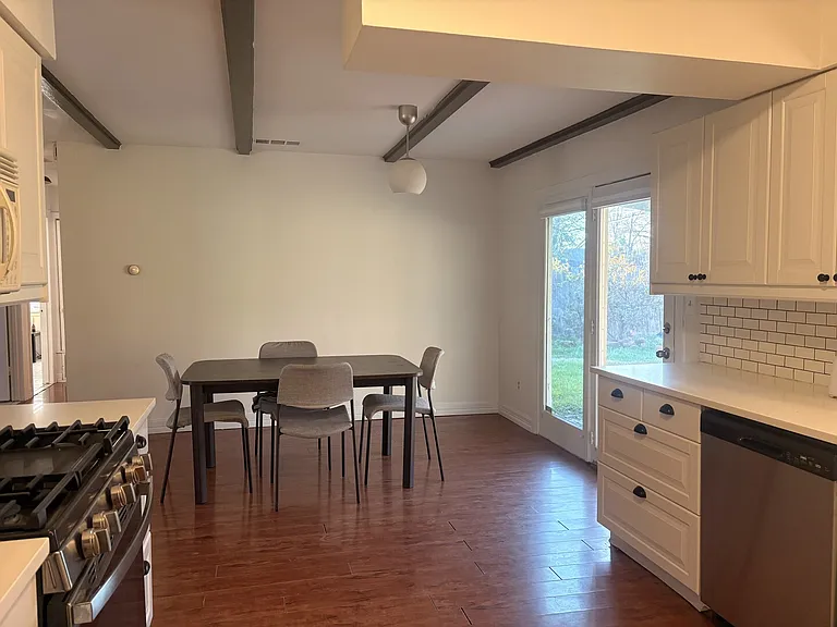 Plymouth Dr — Photo 10