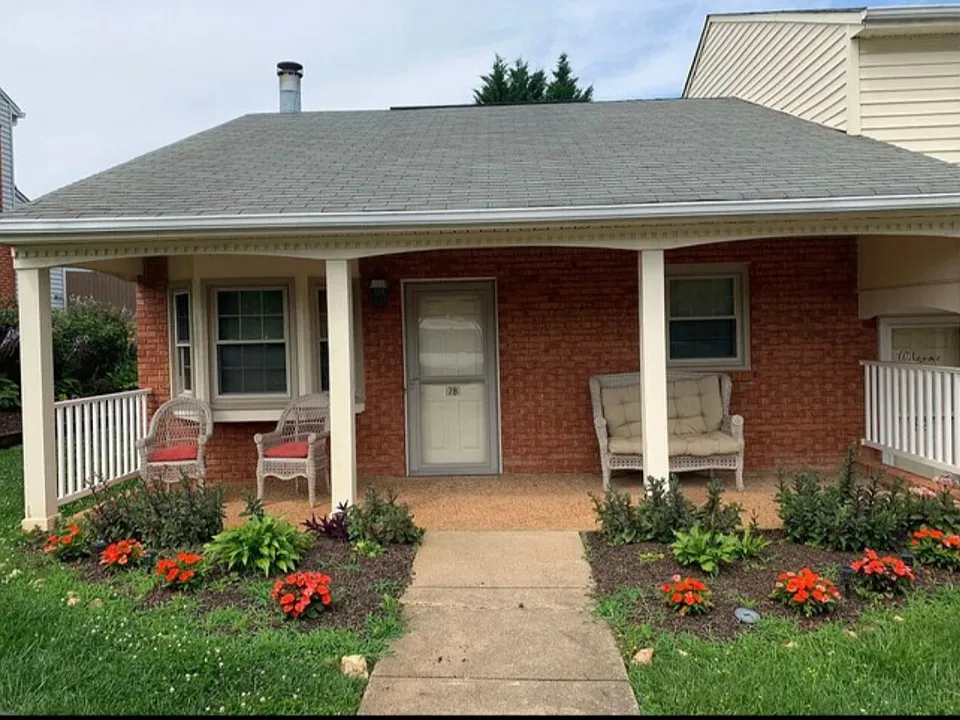 78 Cavalier Ct