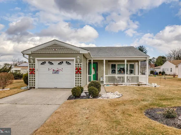 74 Huntington Dr, Southampton, NJ 08088