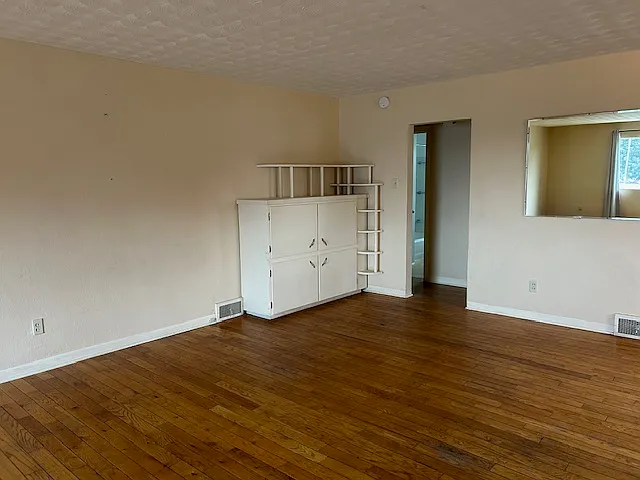 630 N Hoback St — Photo 5