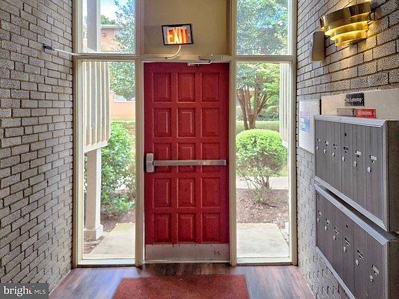 3rd image of 7479 Little River Tpke APT 102