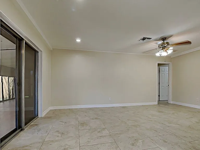 10506 Kirkdale Dr — Photo 14