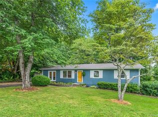 4 E Hill Dr, Hendersonville, NC 28792