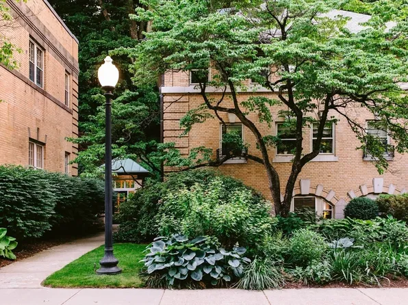 75 Glen Rd APT B-3, Brookline, MA 02445