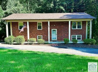 706 Beechnut Ln, Martinsville, VA 24112