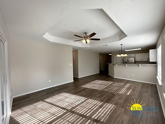 2nd image of 1124 Sweetbriar Sta