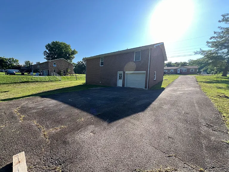 1318 Courtney Dr — Photo 22