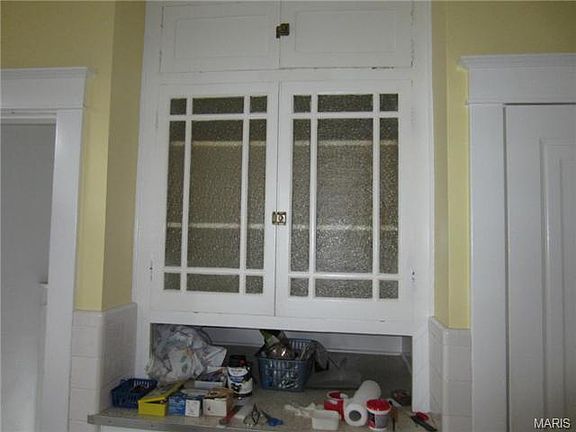 5th image of 2912 Macklind Ave