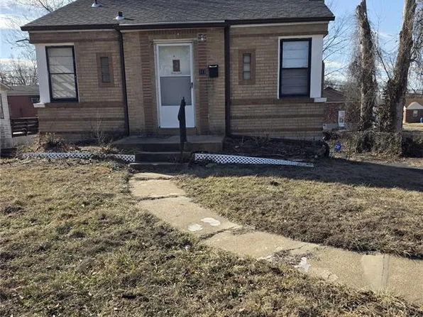 213 Henquin Dr, Saint Louis, MO 63135