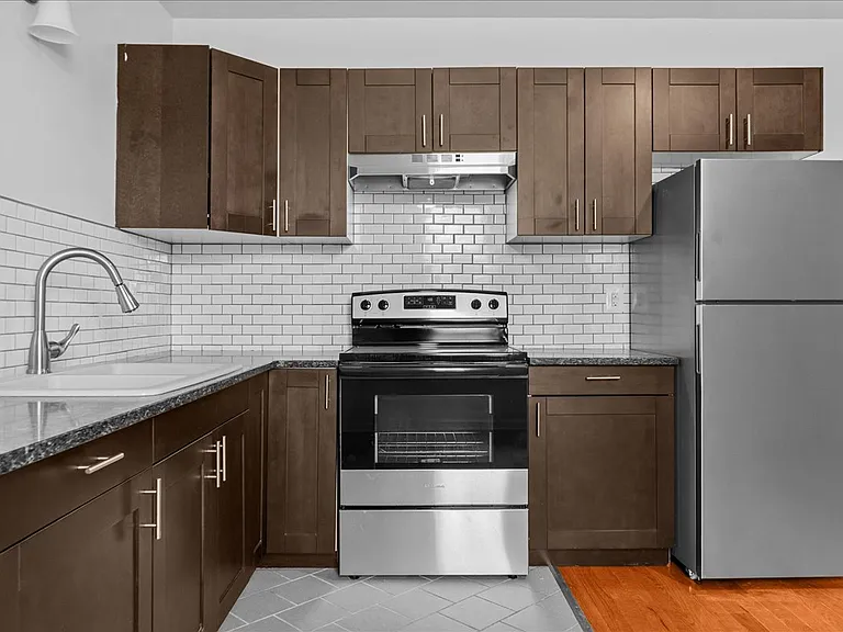 1421 Townsend St #1 — Photo 9