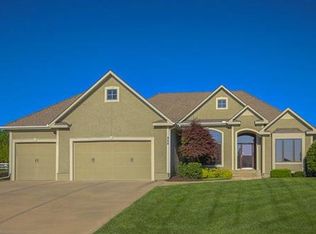 928 SW Raintree Dr, Lees Summit, MO 64082