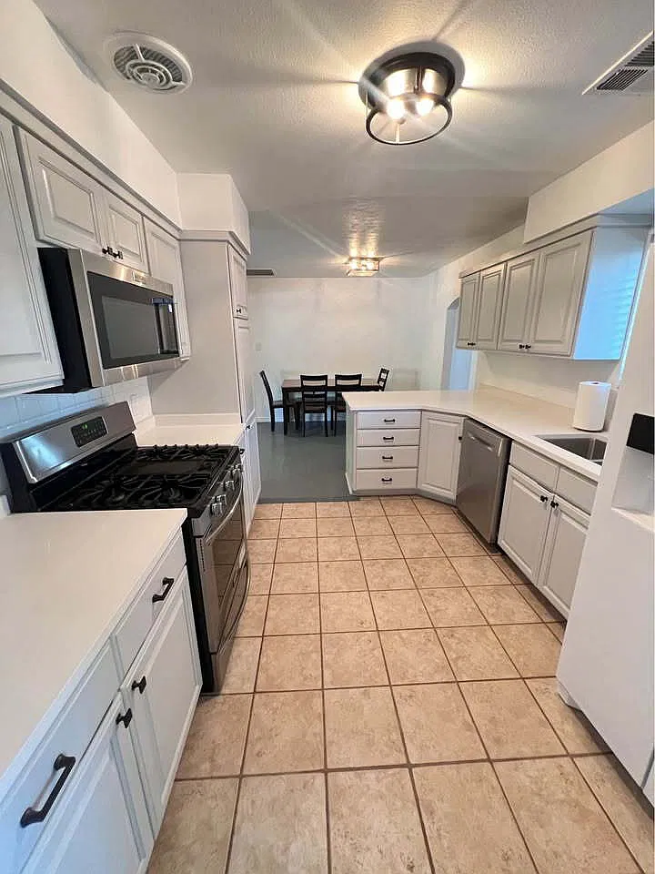 1 bed, 1.0 bath, $650 — Photo 4