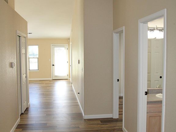 5th image of 635 Hanks St