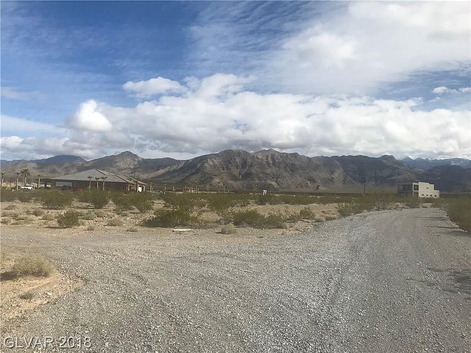 2nd image of 6040 E Gamebird Rd