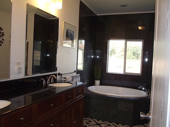 4th image of 234 Thistle Dr