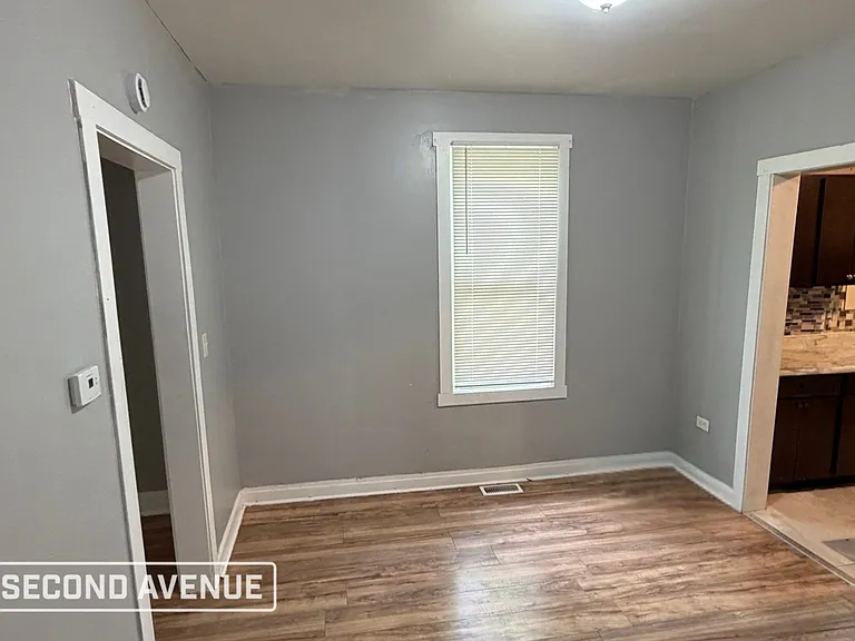 9136 S Blackstone Ave — Photo 6