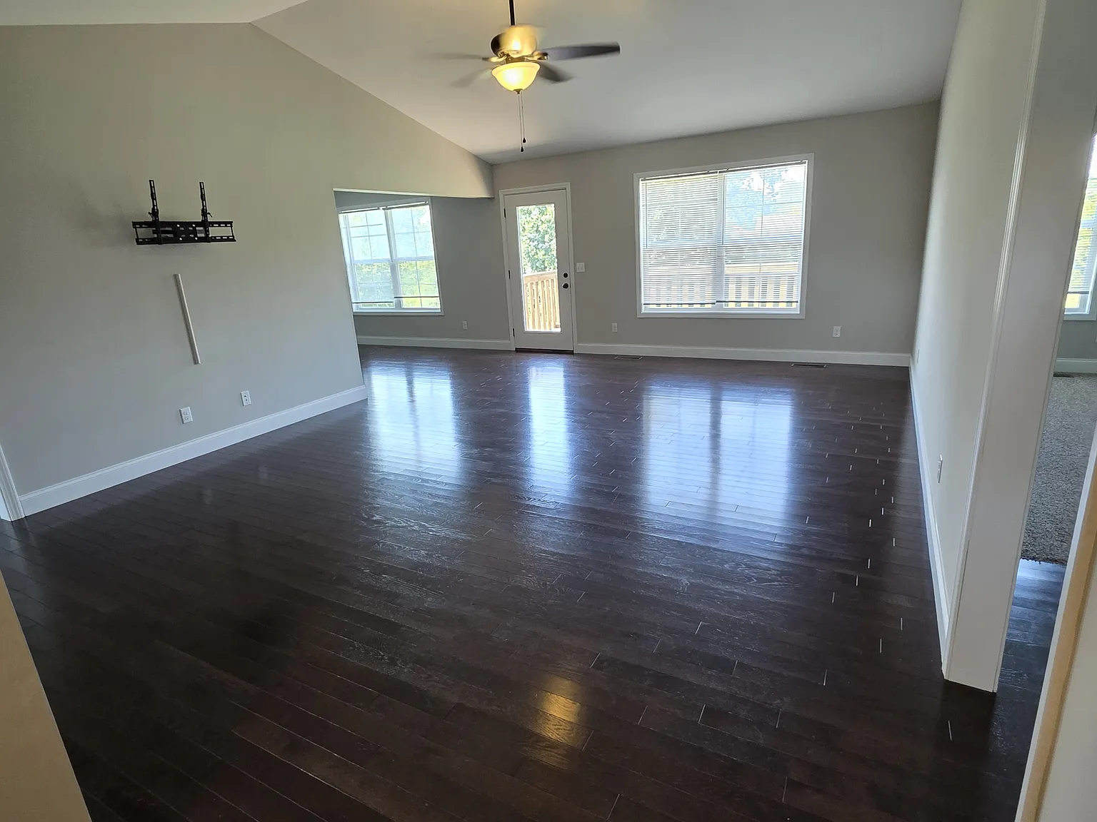 3 bed, 1642 sqft, $2,000 — Photo 3