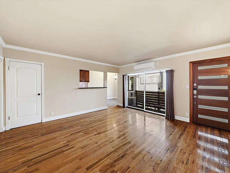 11719 Mayfield Ave #1 — Photo 4