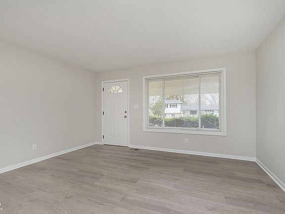 4th image of 8209 E 36th Pl