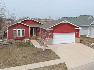 810 33rd St SW, Altoona, IA 50035