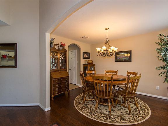 3rd image of 6731 Hunters Creek Ln
