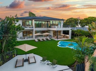 2340 NE 201st St, Miami, FL 33180