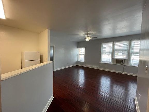 2nd image of 701 S Mariposa Ave APT 203
