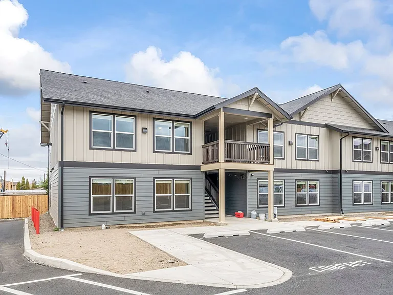 Leasing Special: $500 off 1 Month's Rent plus $1000 Standard Security Deposit! — Photo 30
