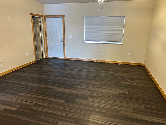 4th image of 349 W Buttercup Way