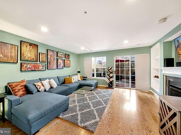 5th image of 381 Livermore Ln