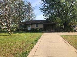 4544 Wagon Wheel Rd, Roxana, IL 62084