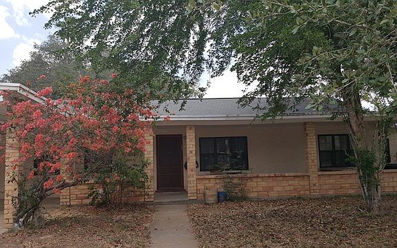3rd image of 700 Ivy Ave