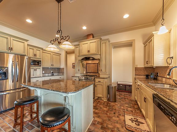 5th image of 106 Anzalone Dr