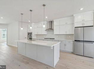 22101 Madison Point Dr, Ashburn, VA 20148