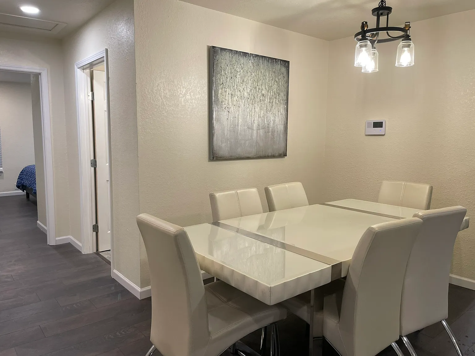 4 bed, 1452 sqft, $3,900 — Photo 2