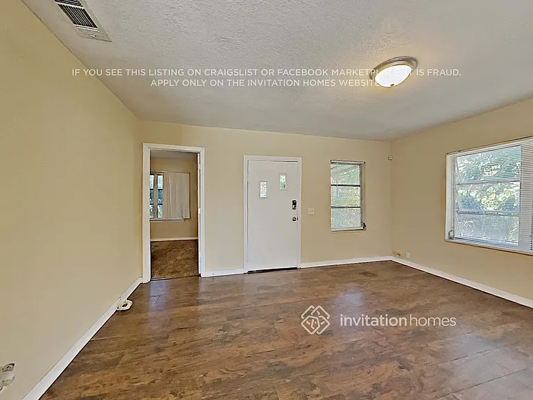 9501 N Albany Ave — Photo 3