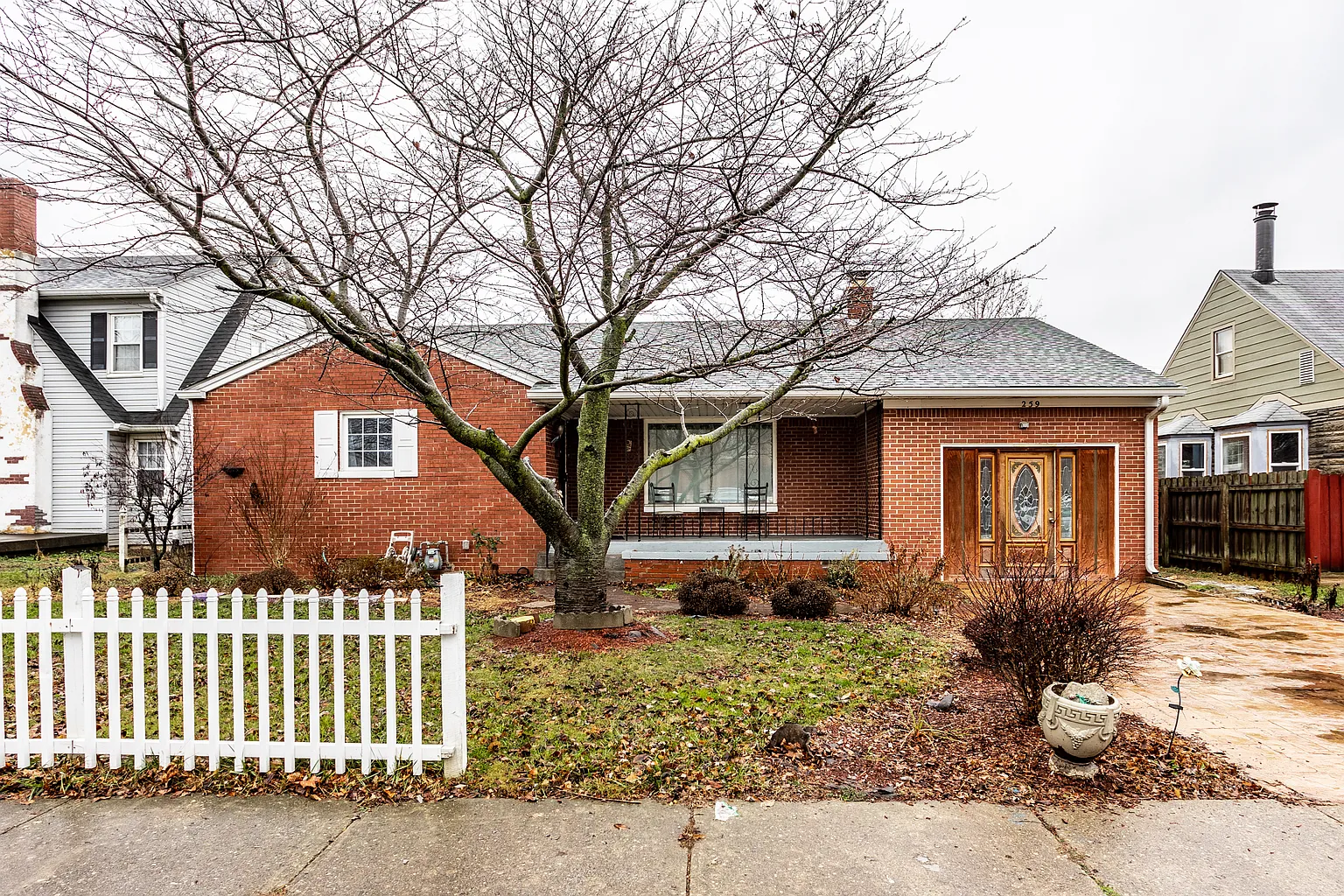 259 Mason St photo 1