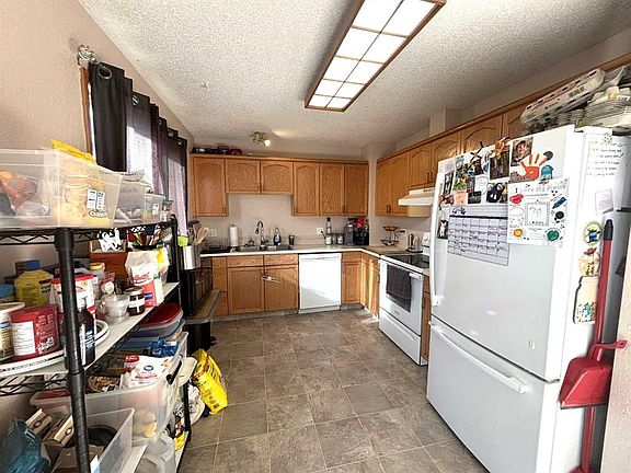 5th image of 16 E Wood Dr
