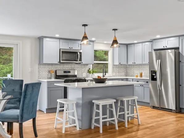 32 Gratto Rd, Marshfield, MA 02050