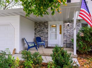 3218 Davidson St, Cross Plains, WI 53528