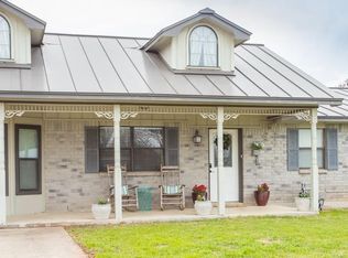 108 Wisteria Dr, Fredericksburg, TX 78624