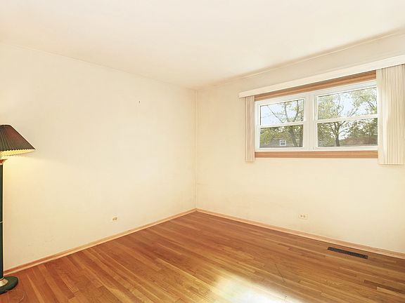 4th image of 5930 Edward Dr