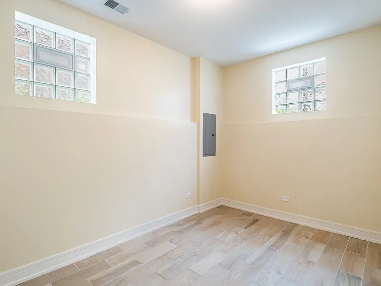 1110 N Christiana Ave — Photo 29