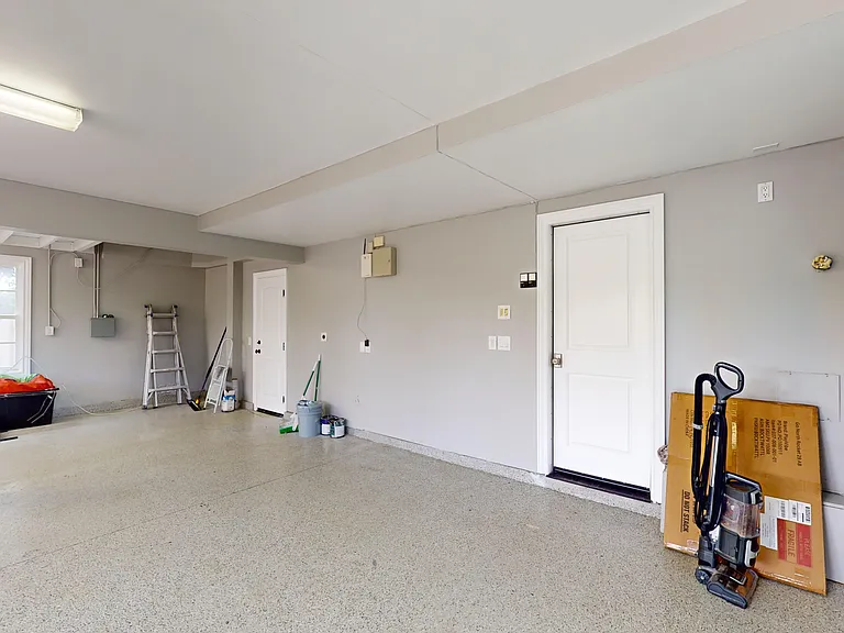 3 Car Garage
