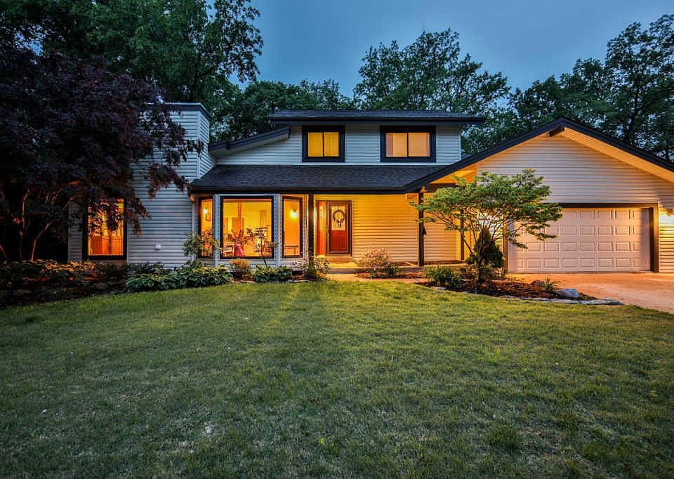1st image of 7 Provence Dr