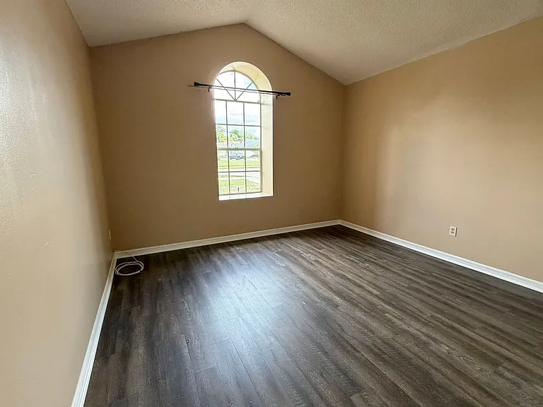 625 Remington Oak Dr — Photo 11