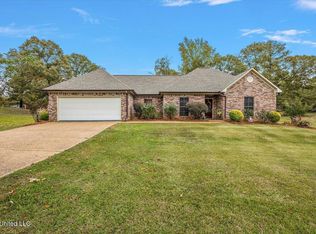 724 Forest Woods Dr, Byram, MS 39272