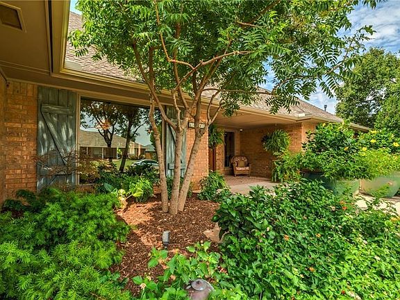 4th image of 12813 Burlingame Ave